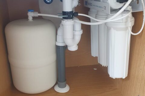 Vannfilter (omvendt osmose) montert for kunde